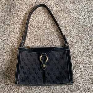 Dooney & Bourke black shoulder purse